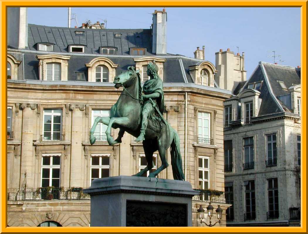 Paris Statue